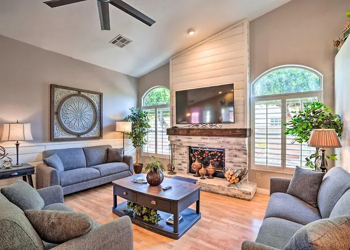 Pool, Putting Green, Fire Pit: Elegant Holiday home *