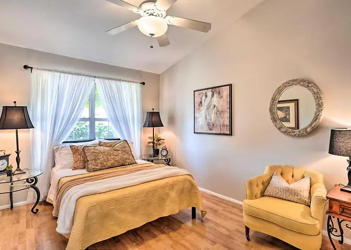 Pool, Putting Green, Fire Pit: Elegant Holiday home