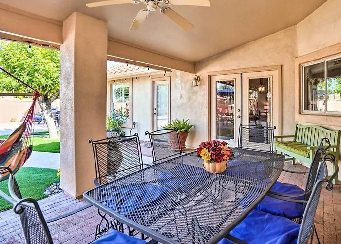 Pool, Putting Green, Fire Pit: Elegant Holiday home Peoria