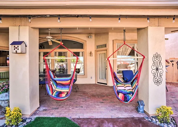 Pool, Putting Green, Fire Pit: Elegant Holiday home Peoria