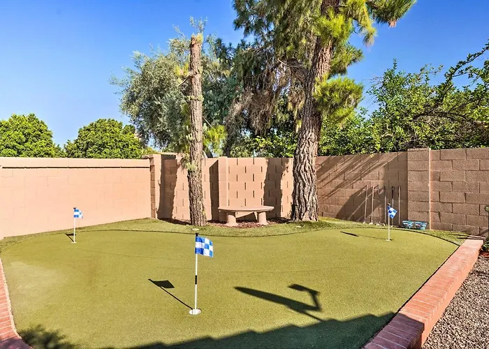 Pool, Putting Green, Fire Pit: Elegant