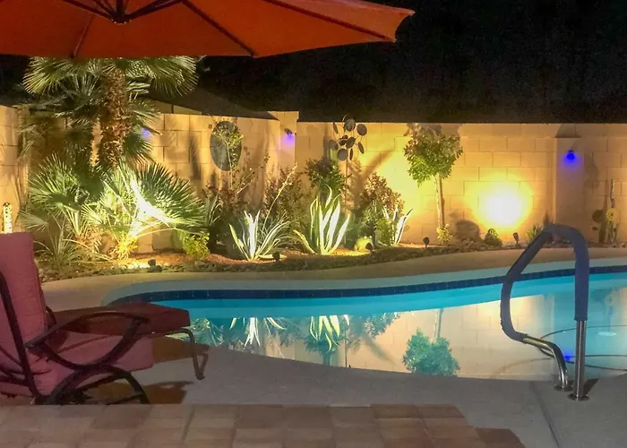Pool, Putting Green, Fire Pit: Elegant
