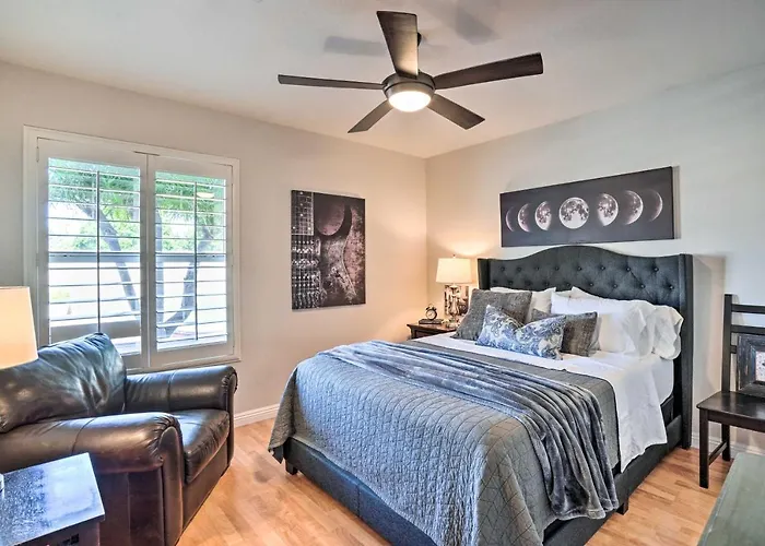 Pool, Putting Green, Fire Pit: Elegant Holiday home Peoria